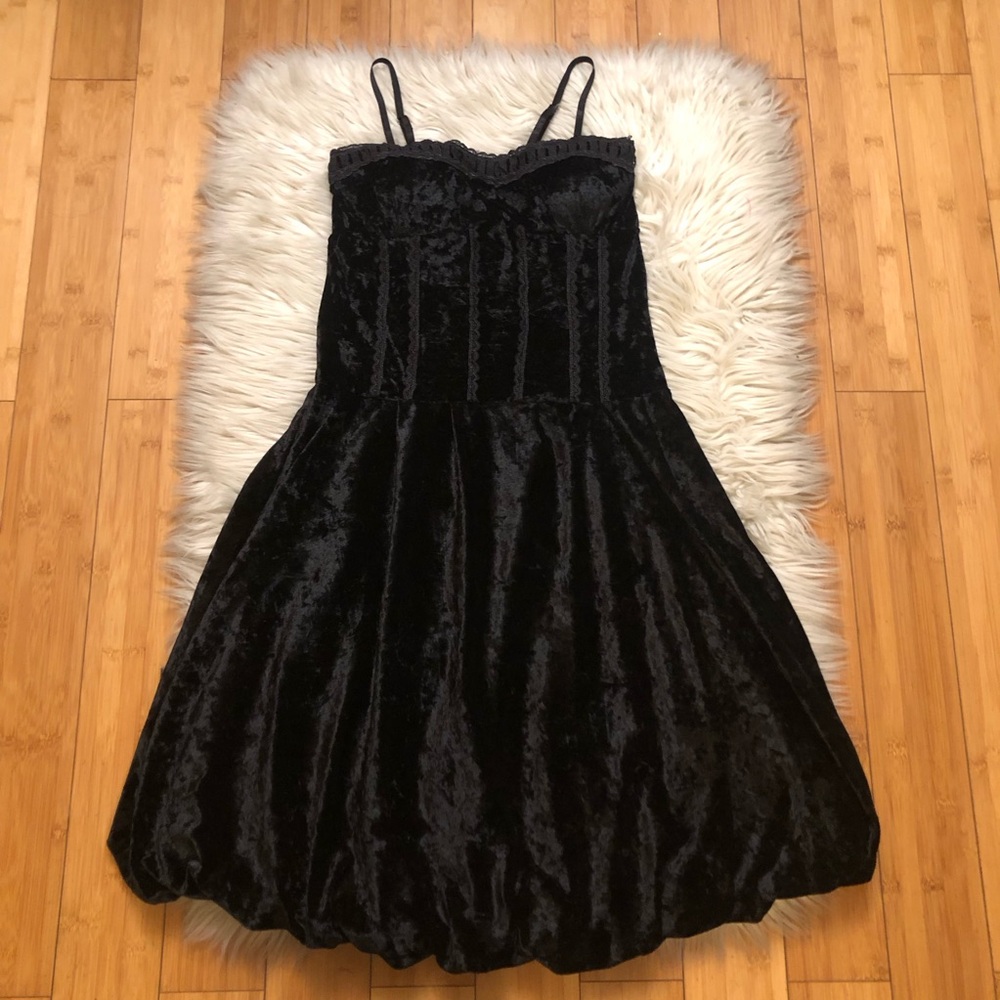 90s Y2K Goth Black Velvet Lace Trim Bubble Hem Spaghetti Strap Mini Dress size S
